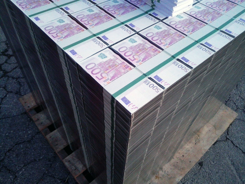 cubo empapelado billetes500_63fajos1_hojasblanco ficticio madera 72_5x80x82